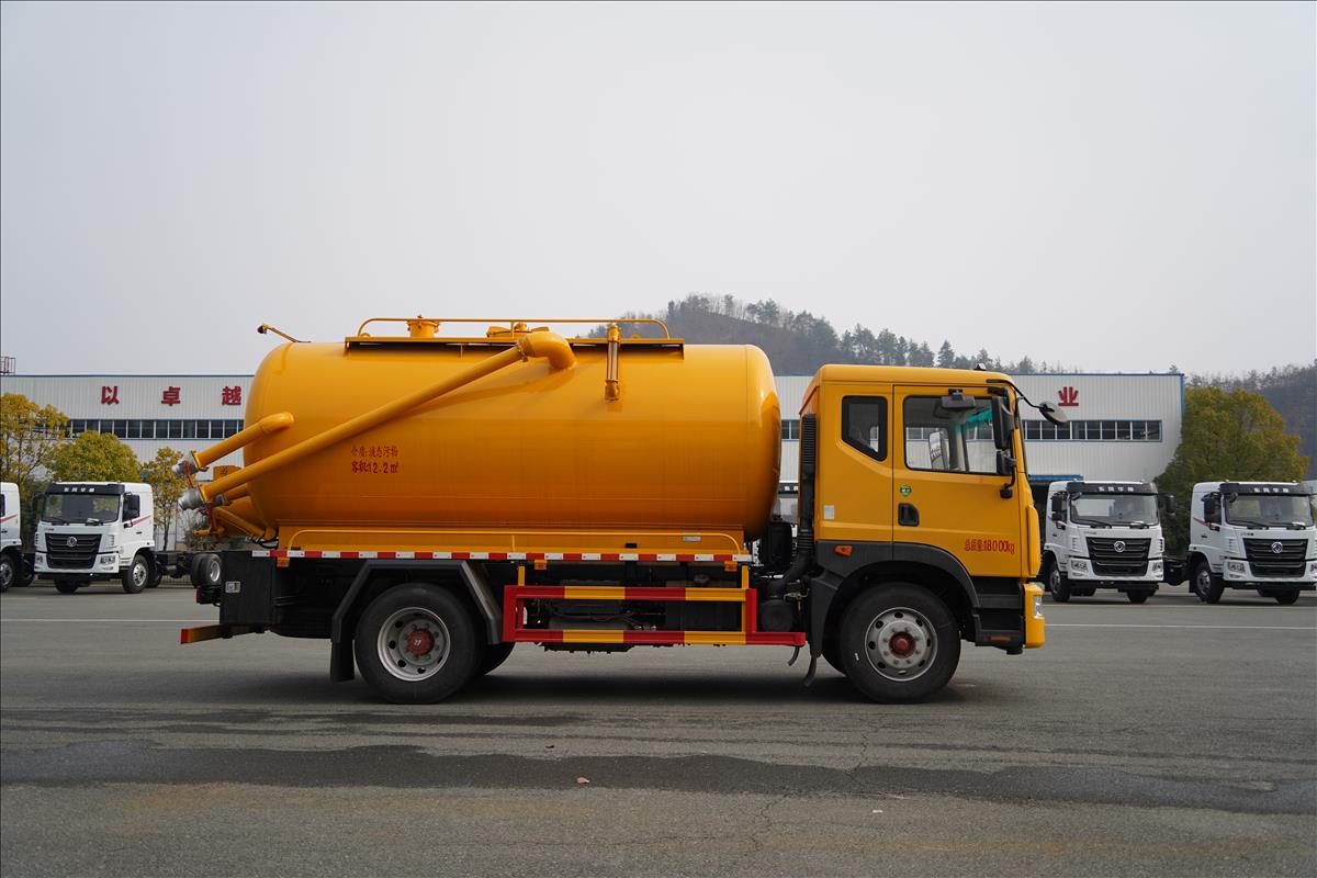 18T吸污車