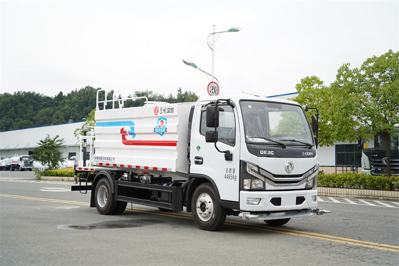 東風股份D6藍牌灑水車 7方（燃油車）