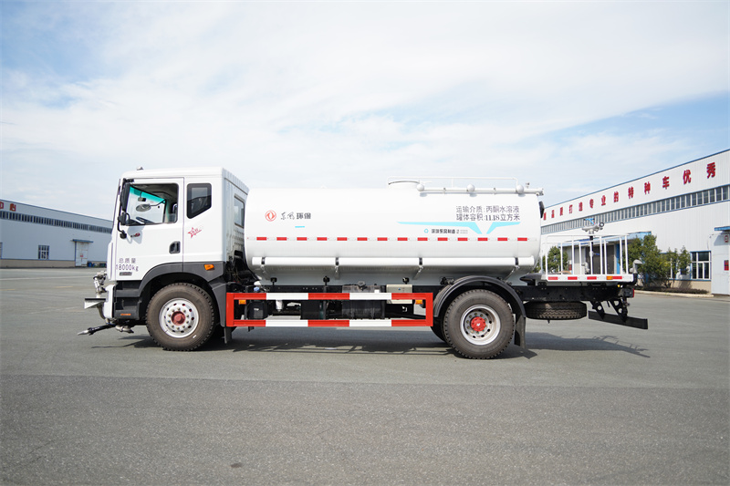 東風股份D9灑水車 14方（燃油車） EQ5182GPSSEQ6